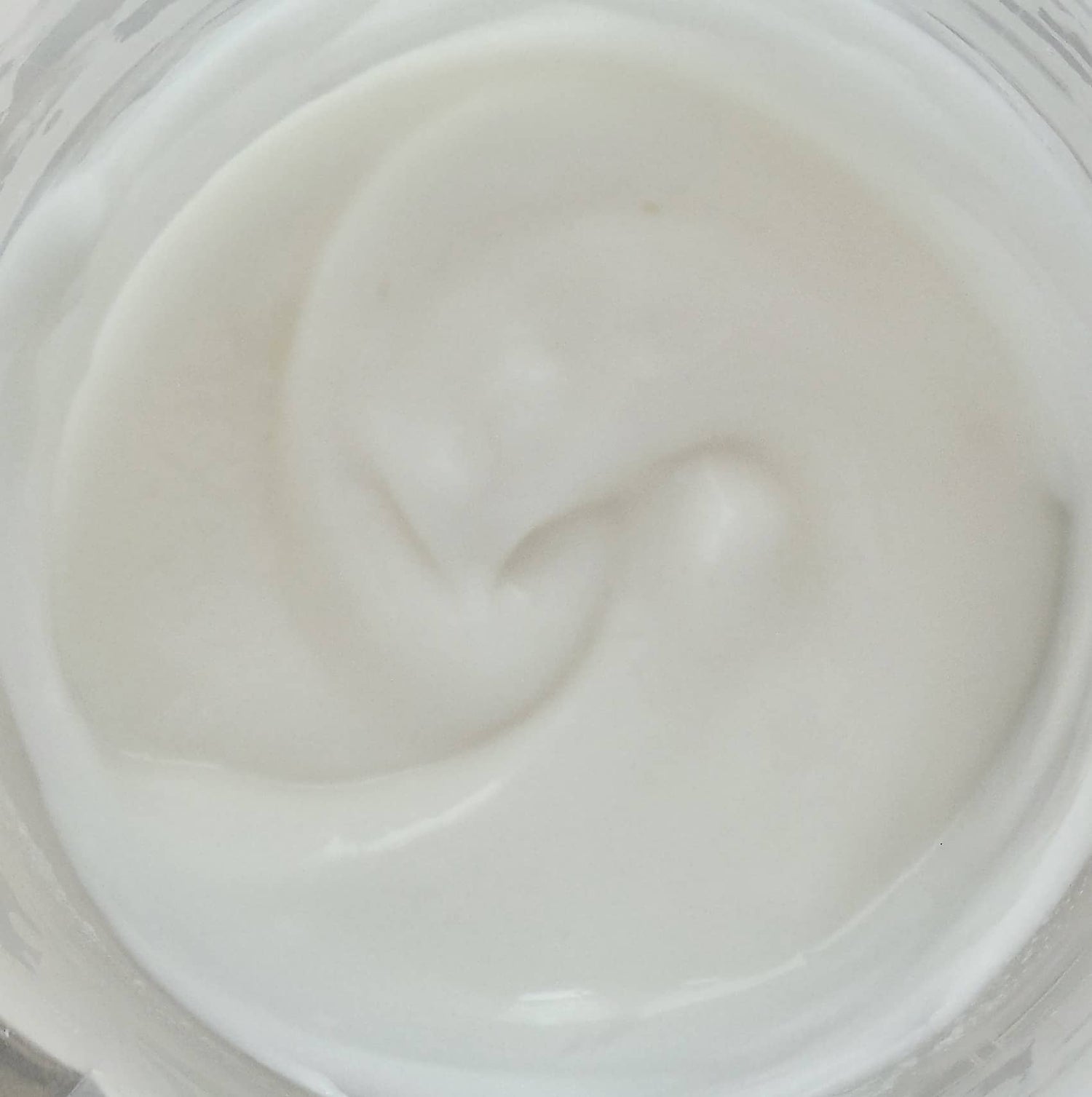 Vitamin C skincare l ascorbic acid acorbyl palmitate brightening cream diy vitamin c serum moisturizer cream lotion mist white creamy texture shot 